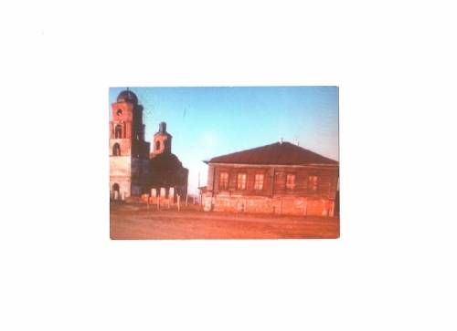 дом размером 252,2 кв.м с земельным участком 2354 кв.м. с.Нижнепетропавловское