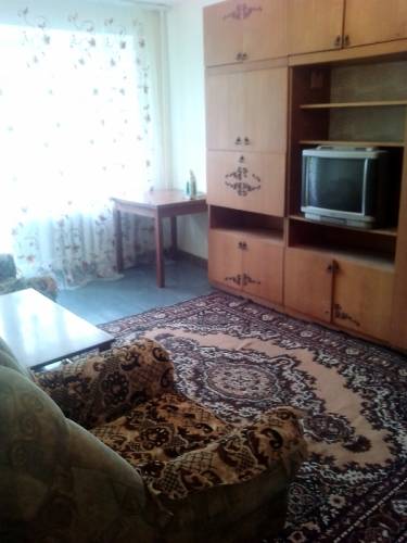 Сдам квартиру на длительный срок студенткам или молодой русской семье.