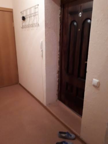 Продам теплую двухкомнатнуюуютную квартиру. .
