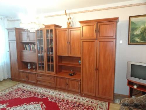 Сдам 2 хорошую комнатную квартиру по улице Залесская 23000 рублей.