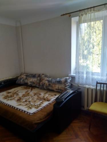 Сдам двухкомнатную квартиру с октября на круглый год