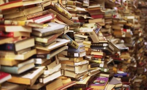 книги в большом количестве